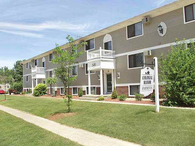 Colonial Manor Apartments - Photo 3 of 4