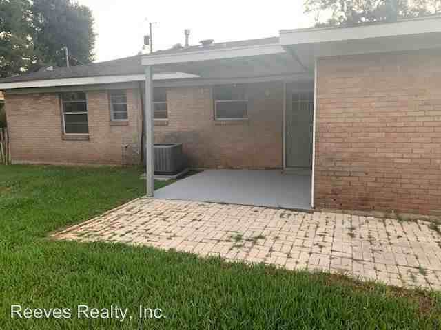 5070 Freeway Drive - Photo 3 of 19