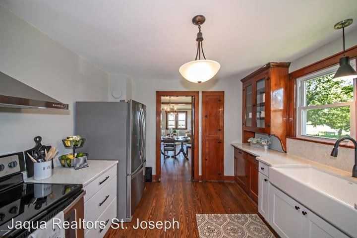 652 W Hinchman Road - Photo 3 of 9