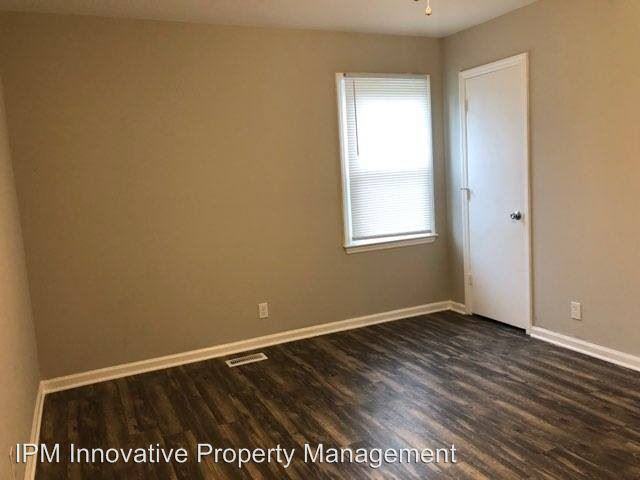 504 Mcgregor Circle - Photo 3 of 12