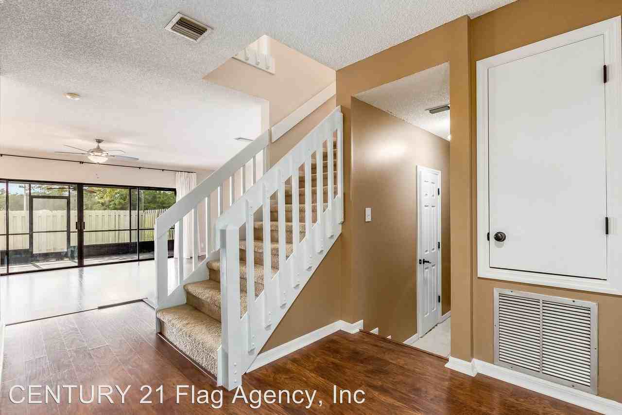 2303 Heritage Dr - Photo 3 of 19