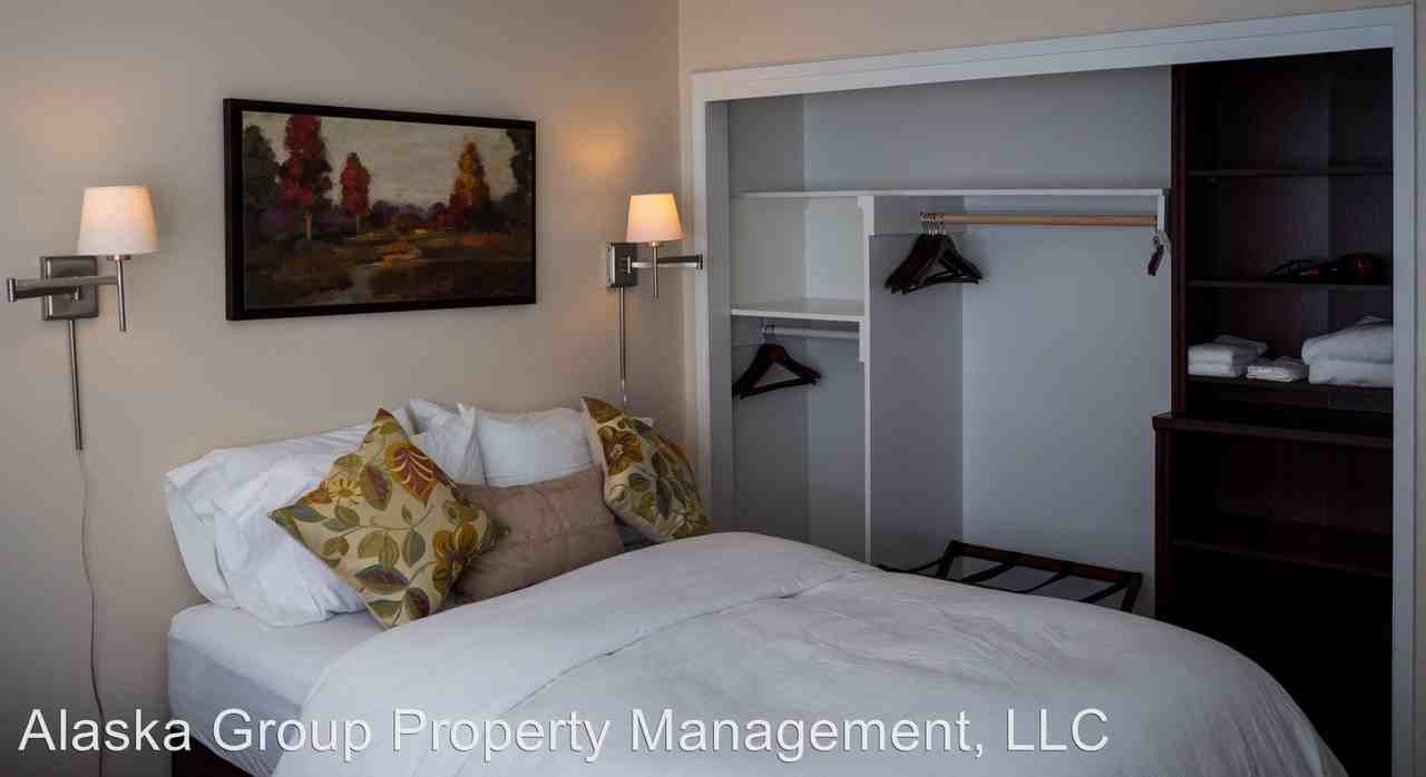327 E 2nd Court - Photo 3 of 4