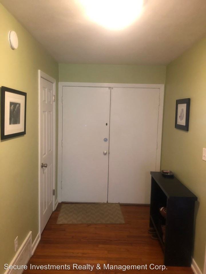 3725 Sw 6th Place - Photo 2 of 20