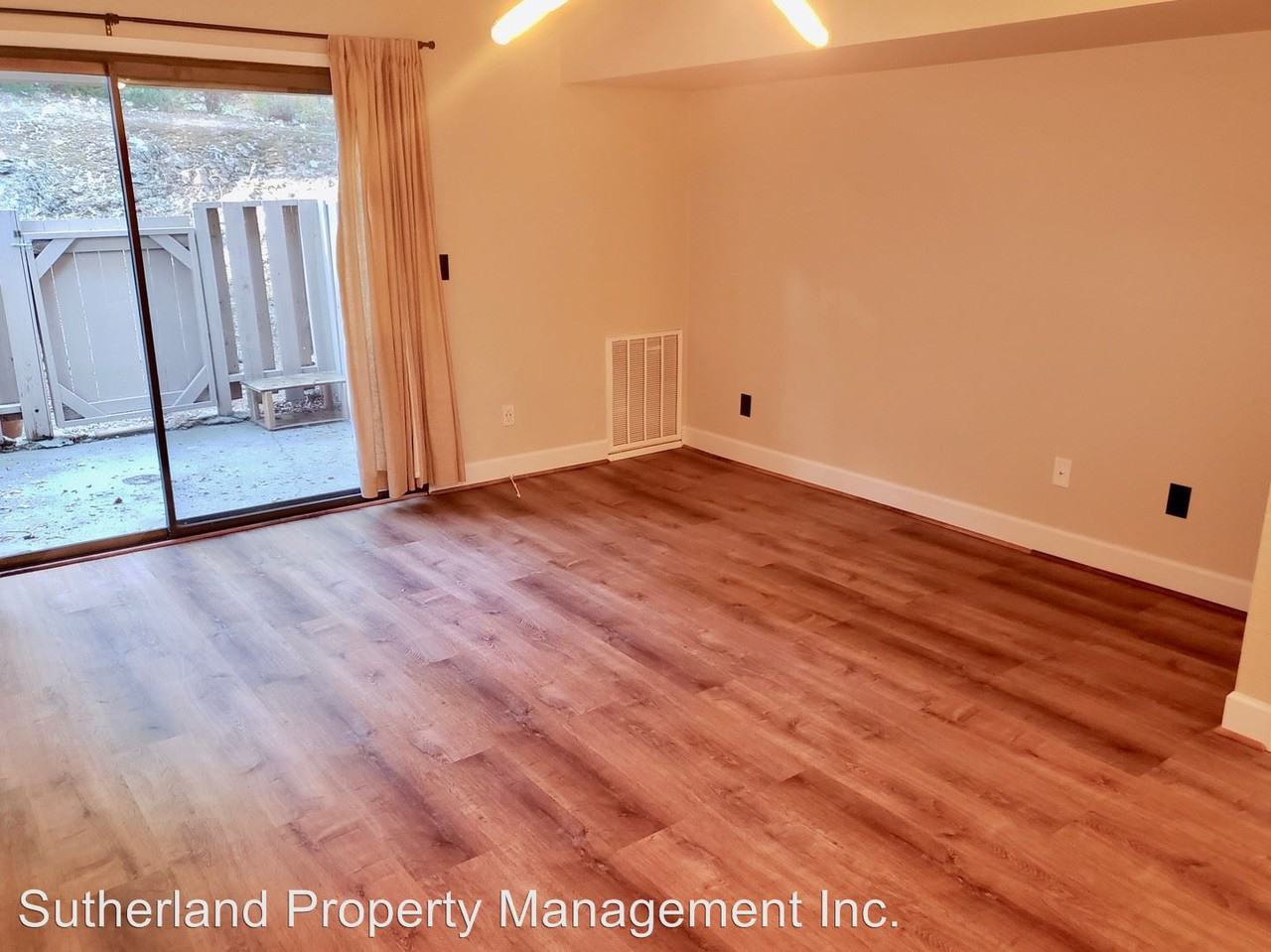 AUBURN WOODS TOWNHOUSE, Auburn, CA 95603 2 Bedroom House for 1,545