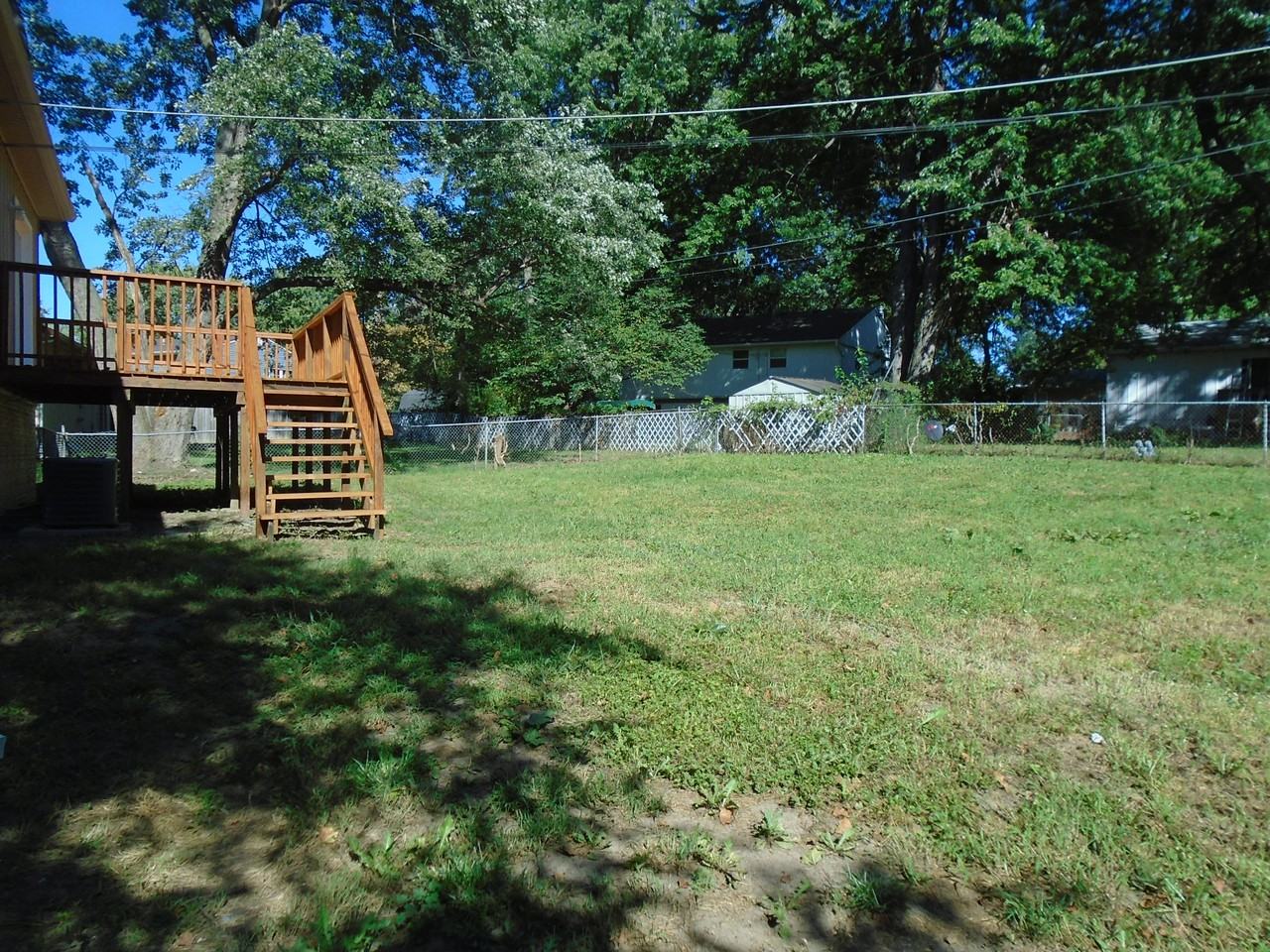 905 N Ute St - Photo 2 of 12