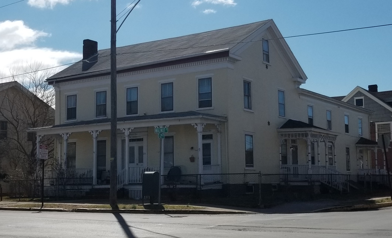 201-203 Walnut St - Photo 3 of 4