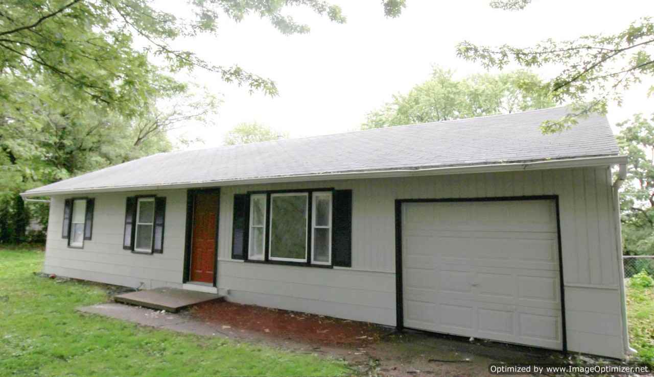 9317 Grandview Rd - Photo 2 of 9