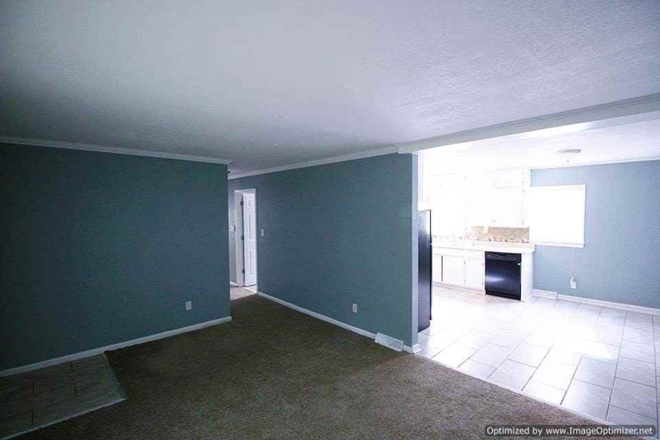 9317 Grandview Rd - Photo 3 of 9