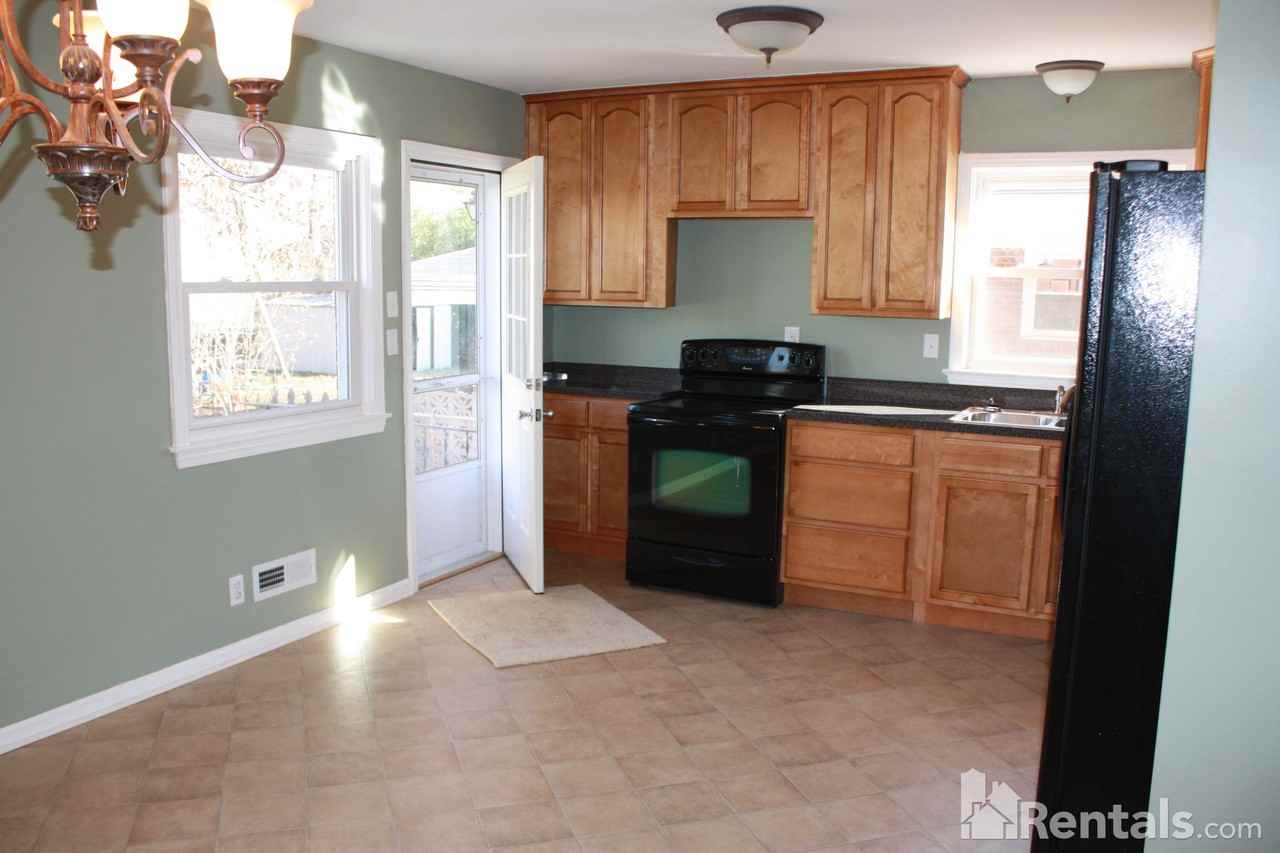 3527 Mayo Dr - Photo 2 of 10