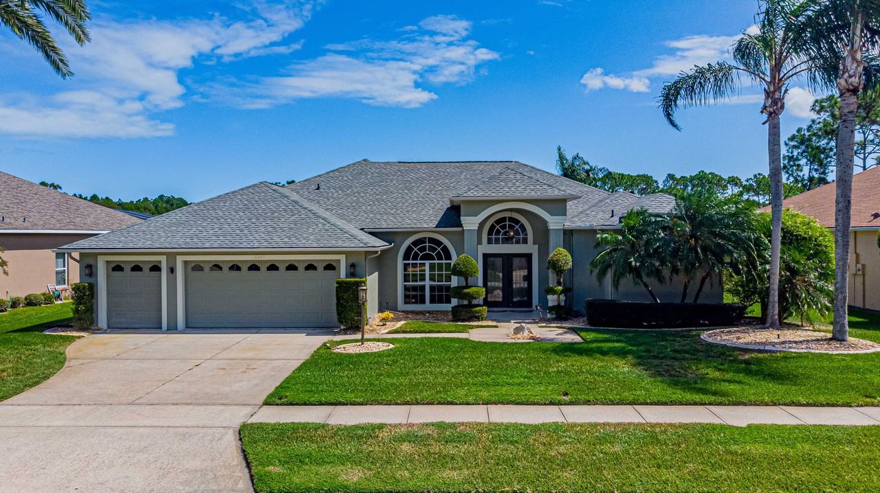 6447 Longlake Dr - Photo 2 of 10