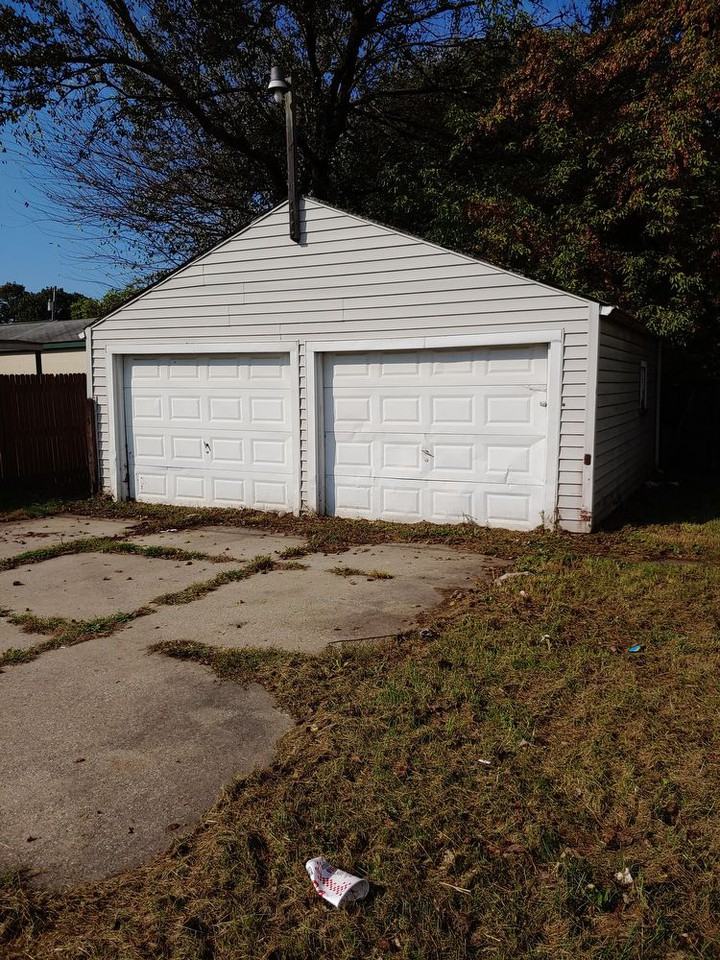 1384 Belcher Ave - Photo 3 of 11