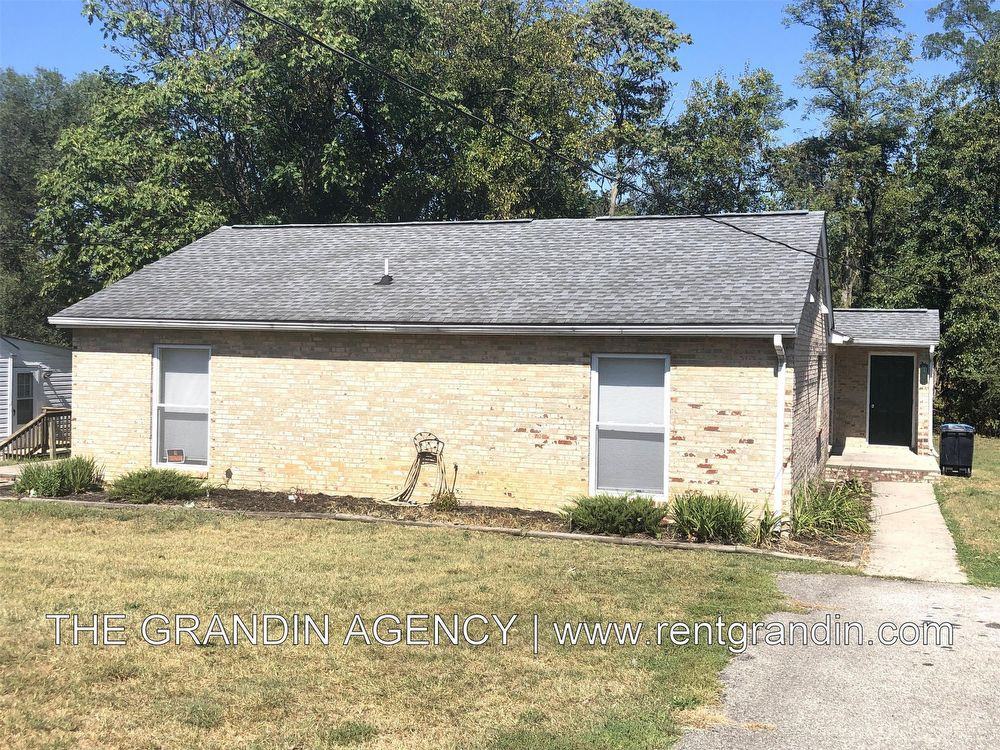 928 Kyle Ave Ne - Photo 2 of 33