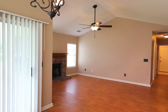 3247 Middleburry Lane - Photo 2 of 17