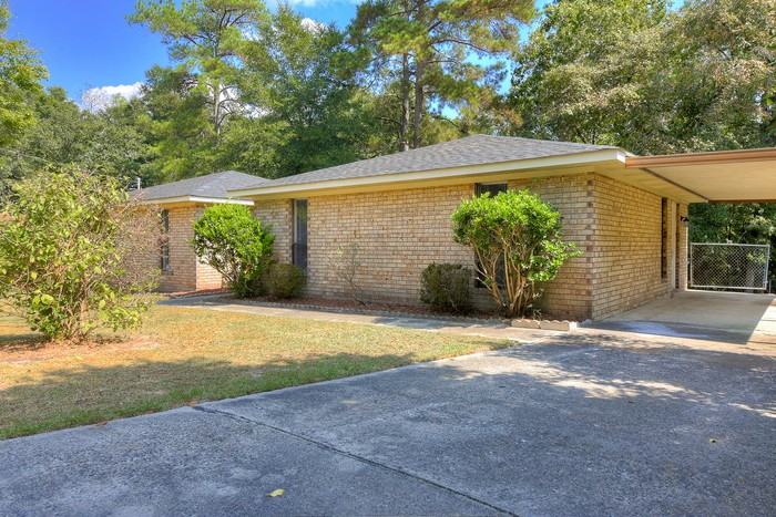 1906 Driftwood Drive - Photo 2 of 12