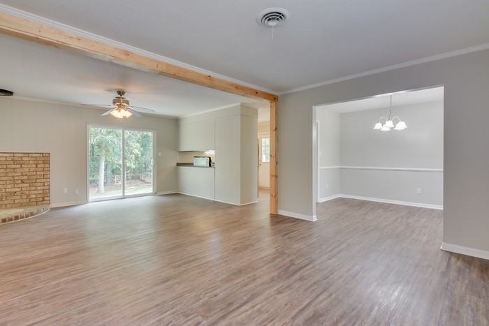 1906 Driftwood Drive - Photo 3 of 12