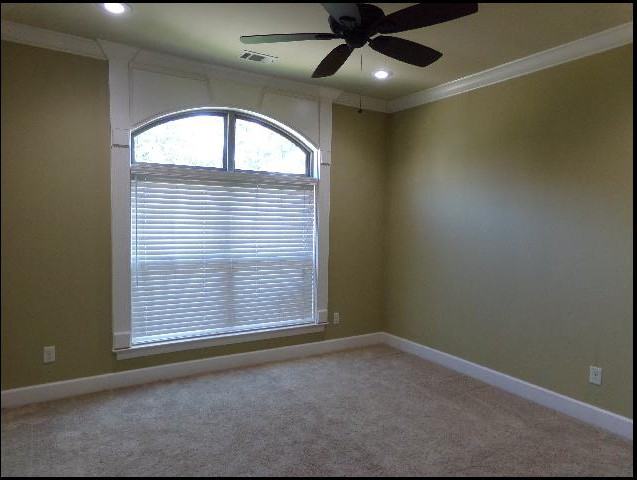 111 Chelle Ln - Photo 3 of 10