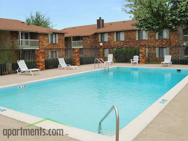 Briarwood Condominiums - Photo 2 of 12