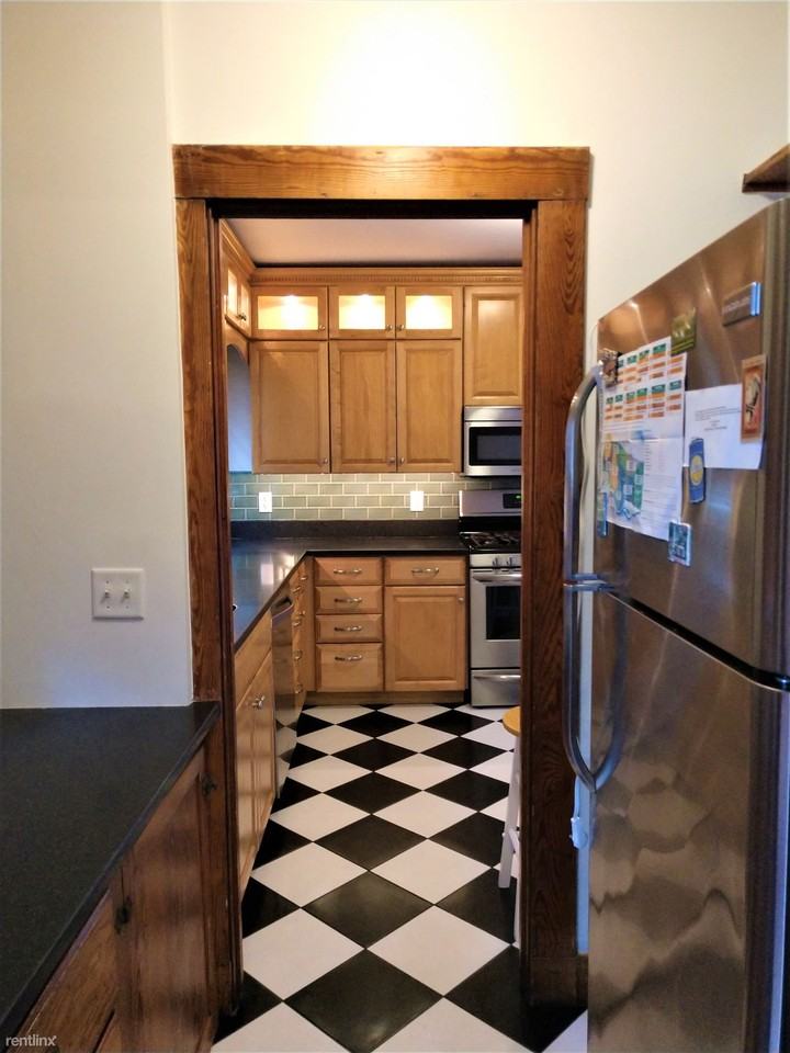 307 Waverley Ave - Photo 2 of 10