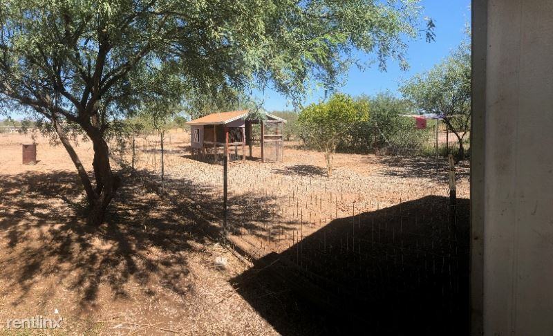 17662 W Chinle Rd - Photo 3 of 10