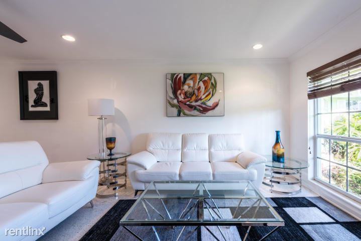 410 Venetian Dr - Photo 2 of 19