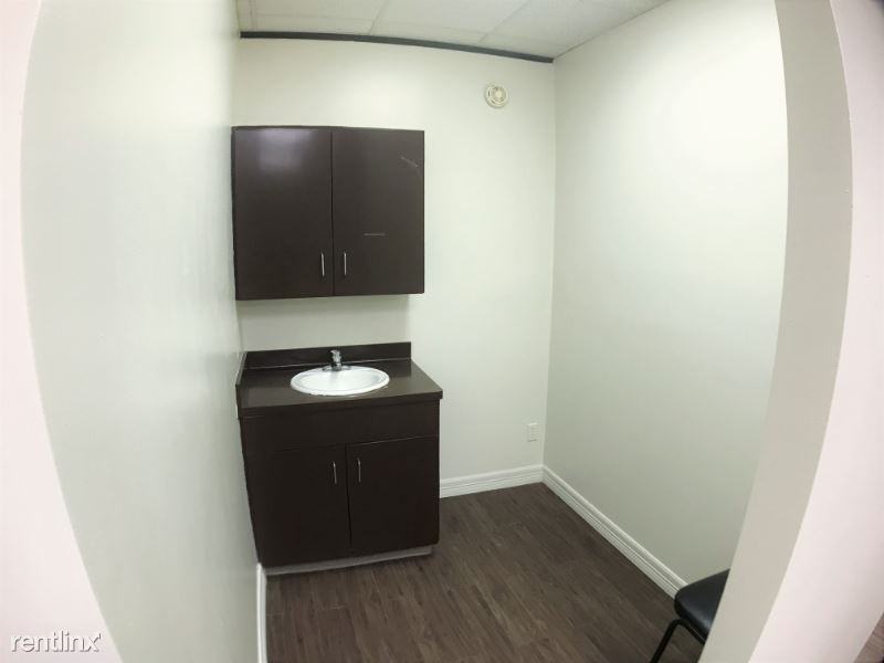 300 S 2nd St - Photo 2 of 8