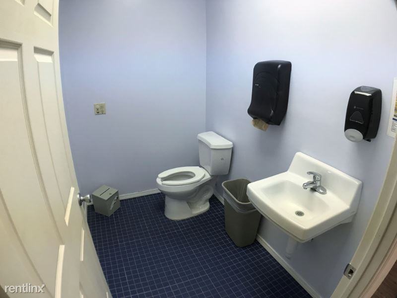 300 S 2nd St - Photo 3 of 8