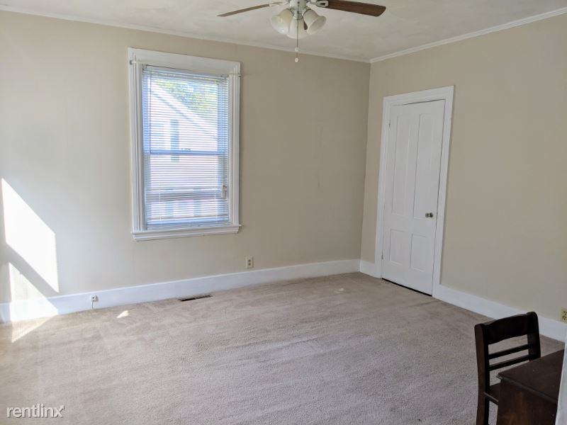 70 Chestnut St - Photo 3 of 13