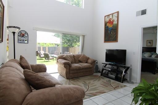 10443 Glassborough Dr - Photo 2 of 12