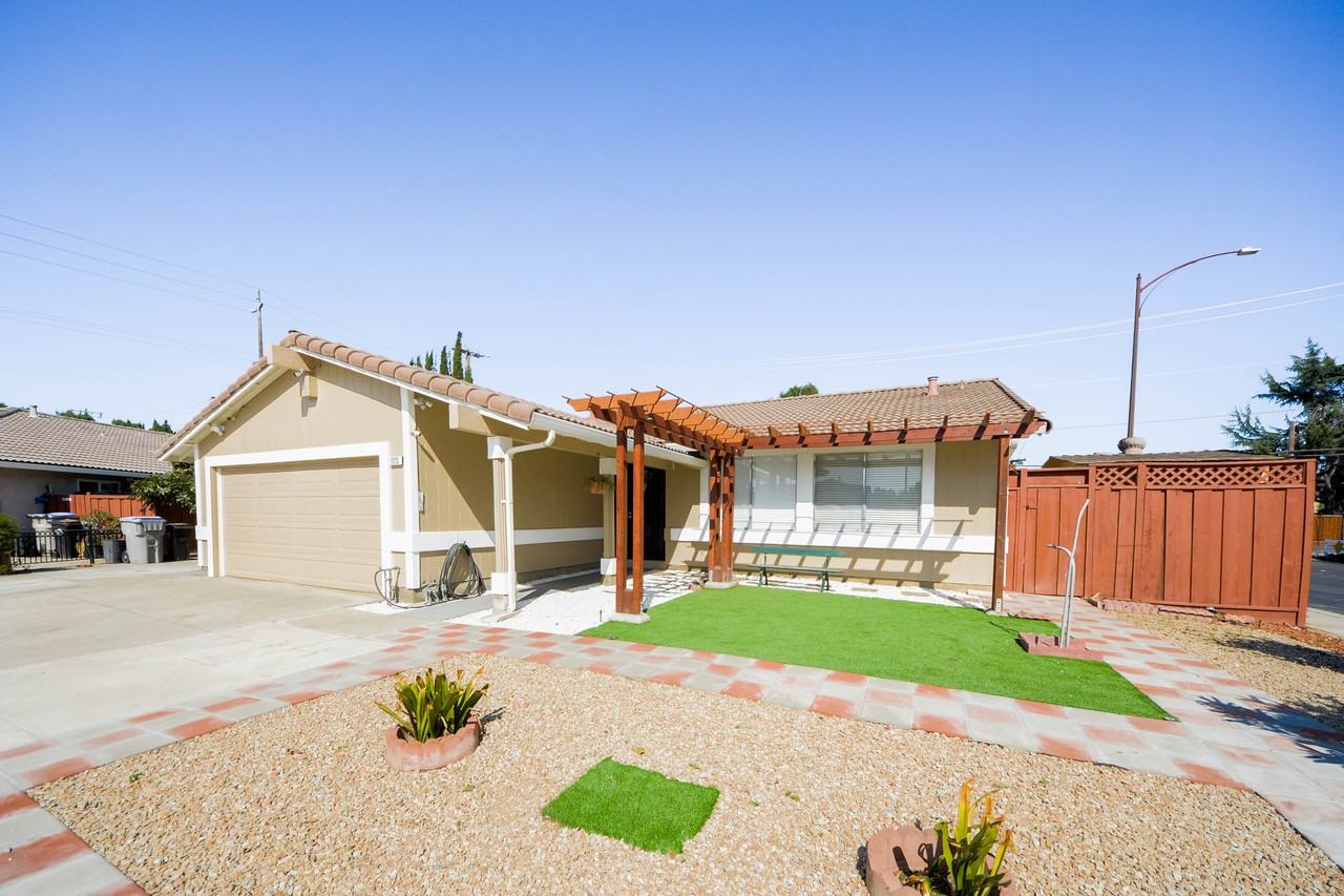 1620 Lucretia Ct - Photo 2 of 16