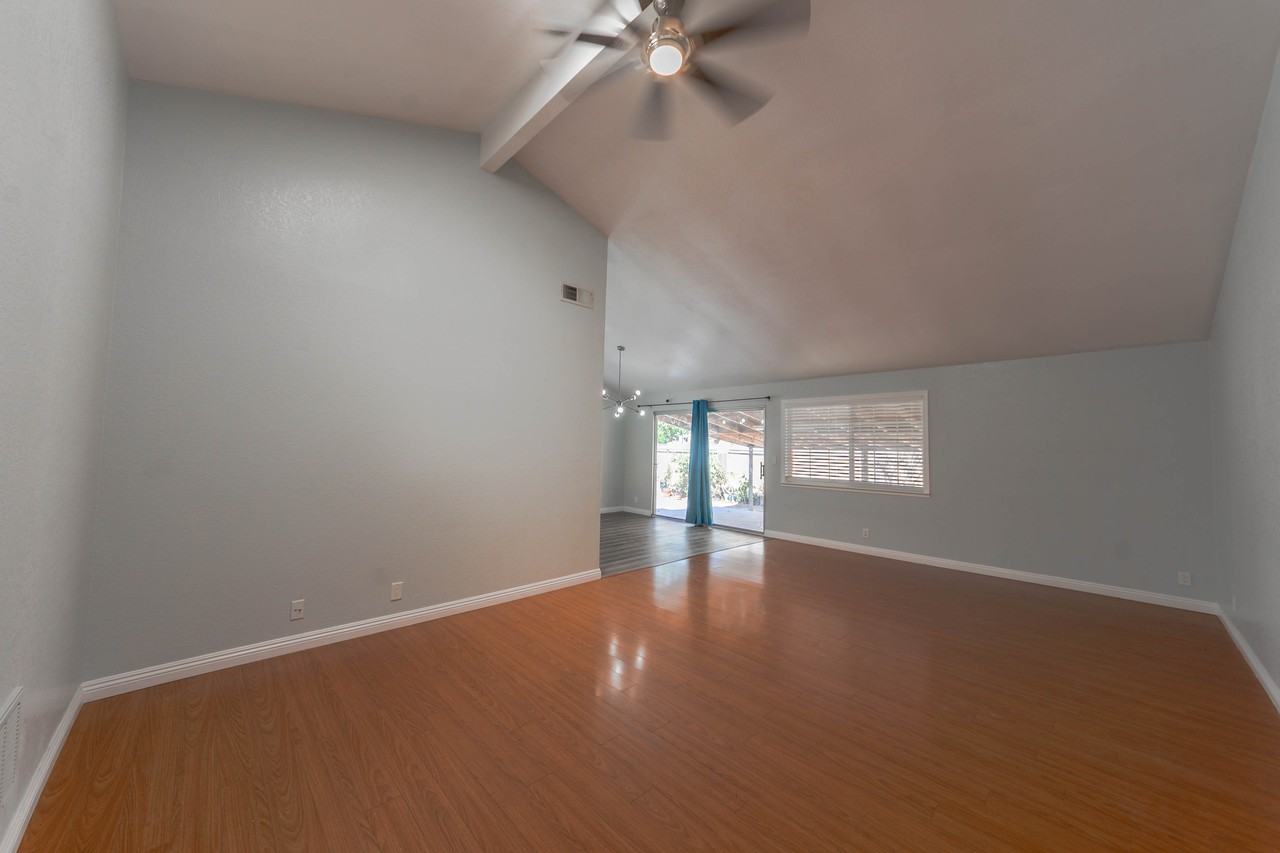 1620 Lucretia Ct - Photo 3 of 16