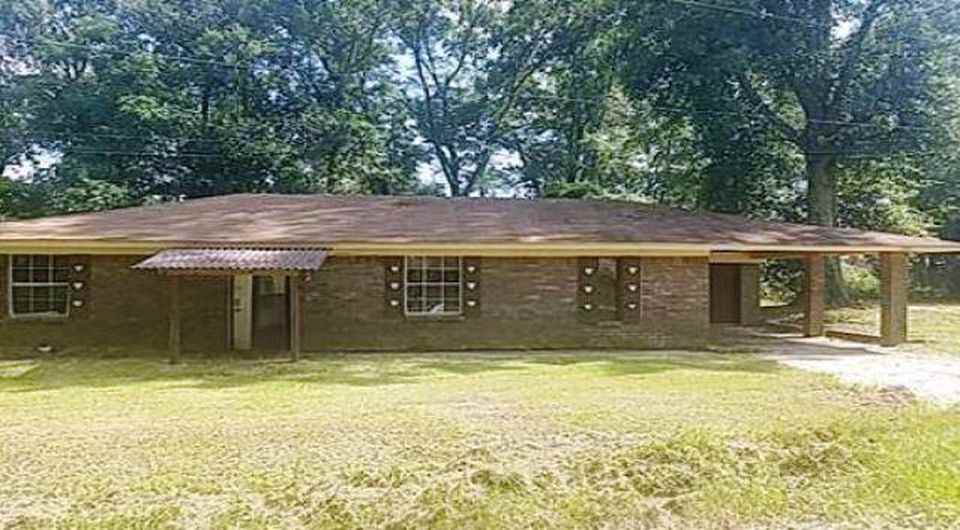 303 Simon Street - Photo 2 of 16