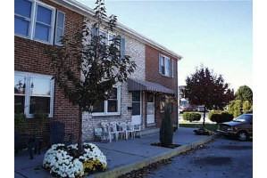 York Village Apartments - Photo 3 of 6