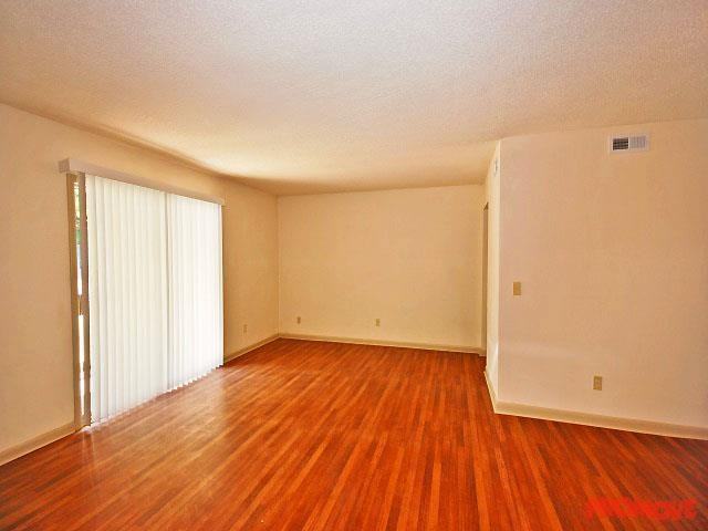 Lacota - Photo 2 of 10