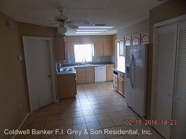 7902 San Miguel Dr - Photo 2 of 9