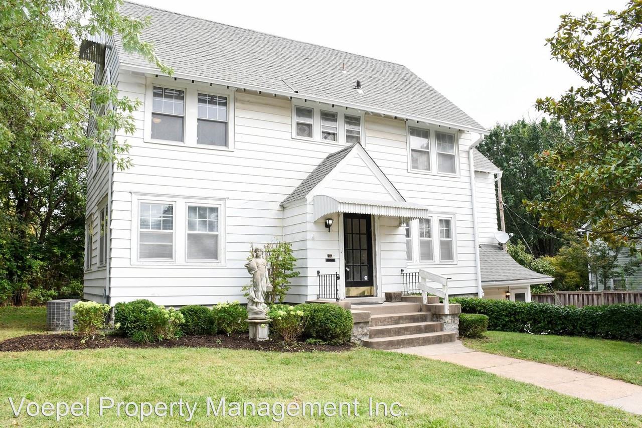 200 E 51st Terr. - Photo 2 of 15