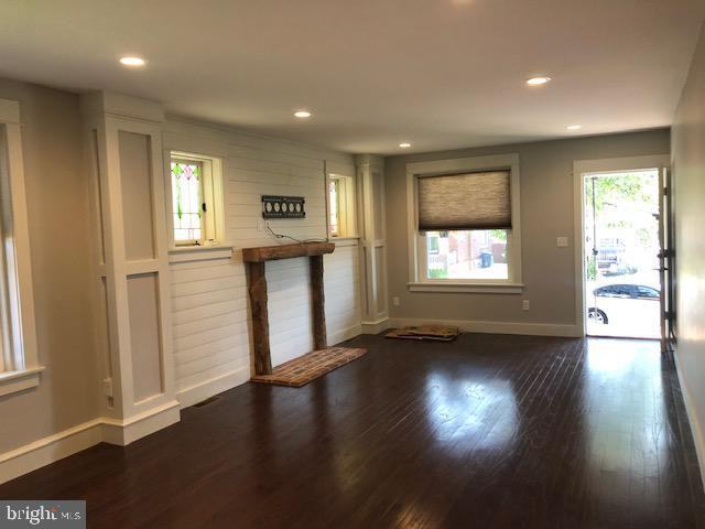 2119 Noble Street - Photo 2 of 3