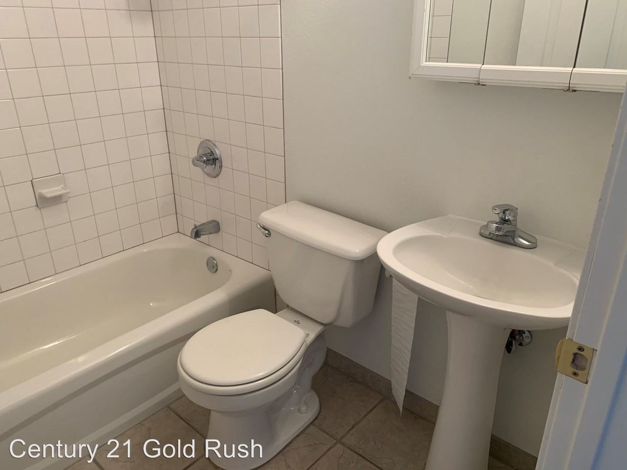 3360 Liberty Ct - Photo 3 of 21