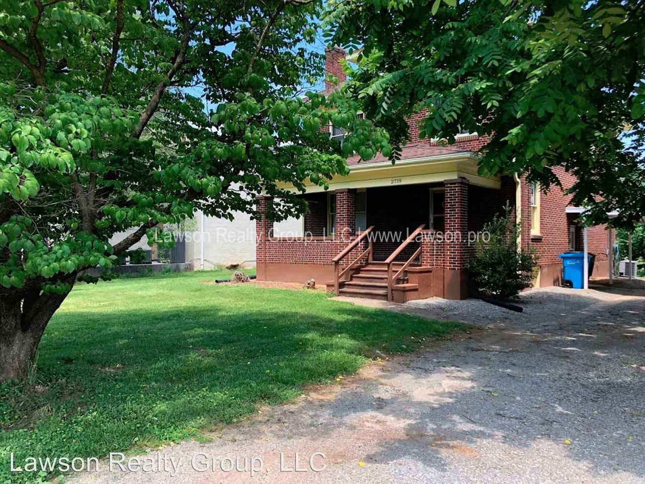 2719 Plantation Rd NE - Photo 2 of 14