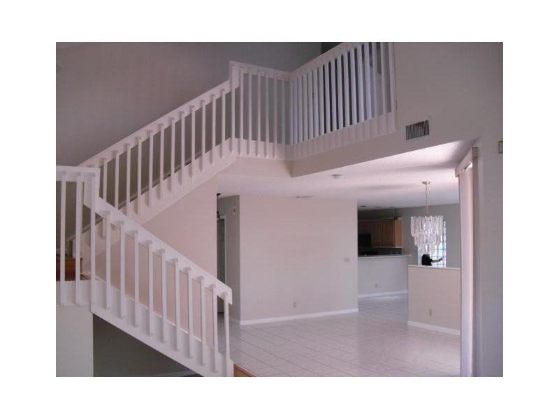 1681 NW 107th Ln - Photo 2 of 7