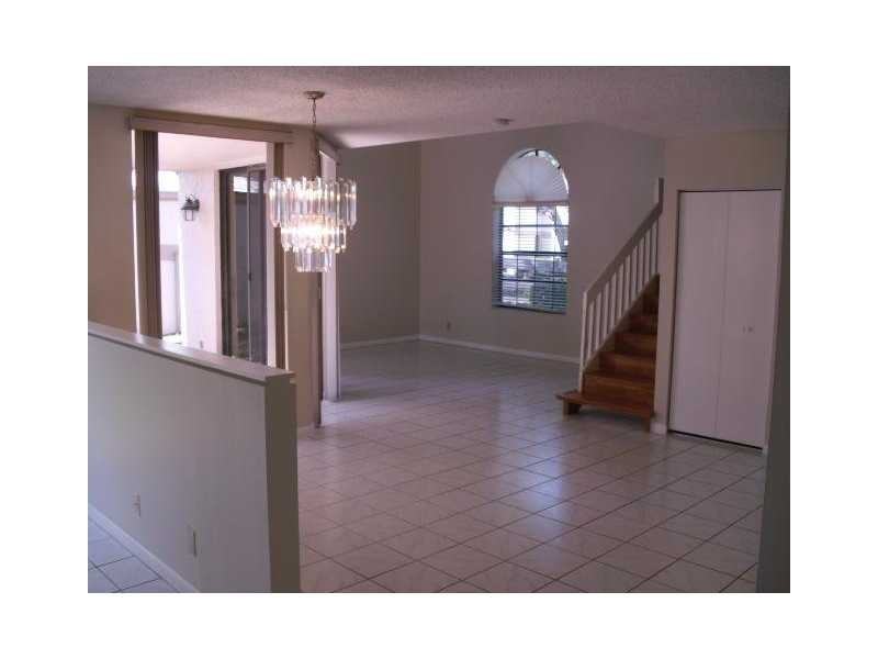 1681 NW 107th Ln - Photo 3 of 7