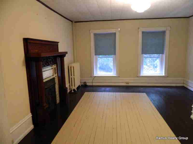 362 Center St - Photo 2 of 7