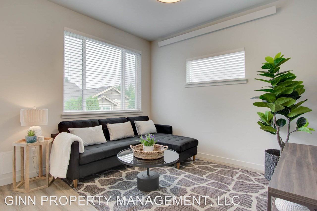 11202 NE 20th St - Photo 3 of 50