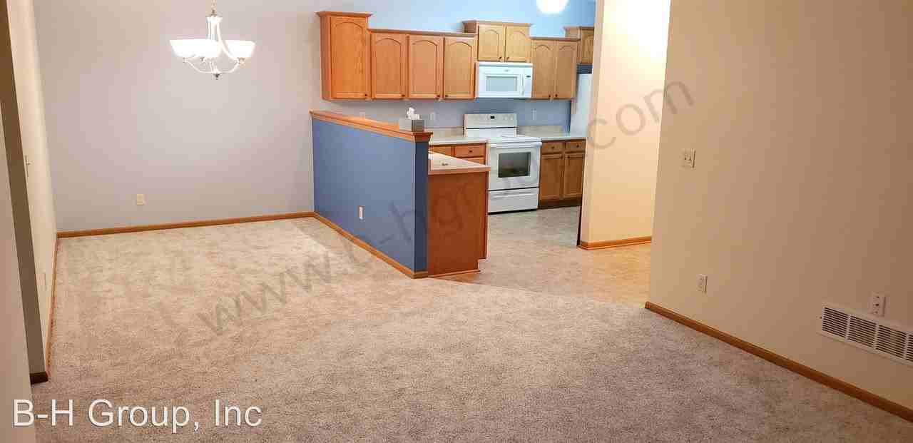 2807 21st St #135 - Photo 3 of 23