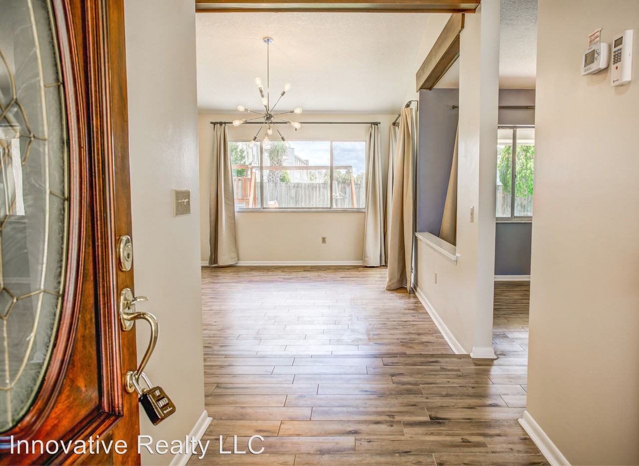 1116 Fairway Drive - Photo 2 of 17