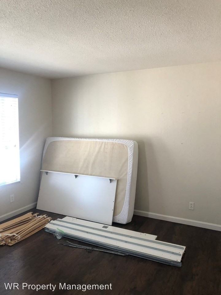 908 Dainty Ave #10 - Photo 2 of 6