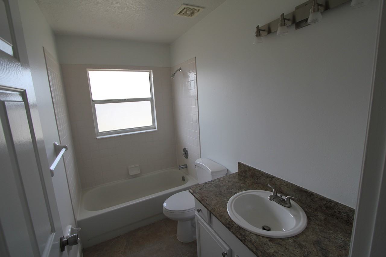 130 Cedarpark Ln - Photo 3 of 11