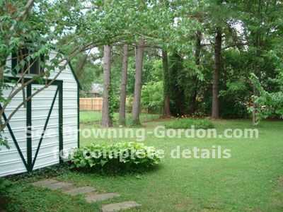 213 Carriage Drive - Photo 3 of 12