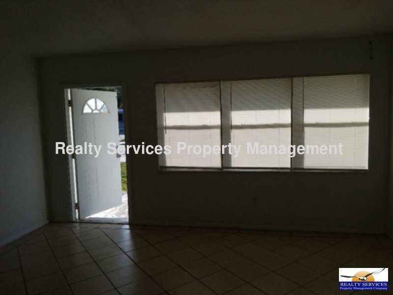 1330 Brookhill Dr - Photo 2 of 10