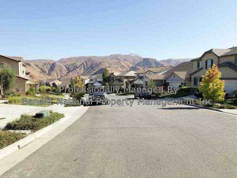 11748 Silver Birch Rd - Photo 2 of 29