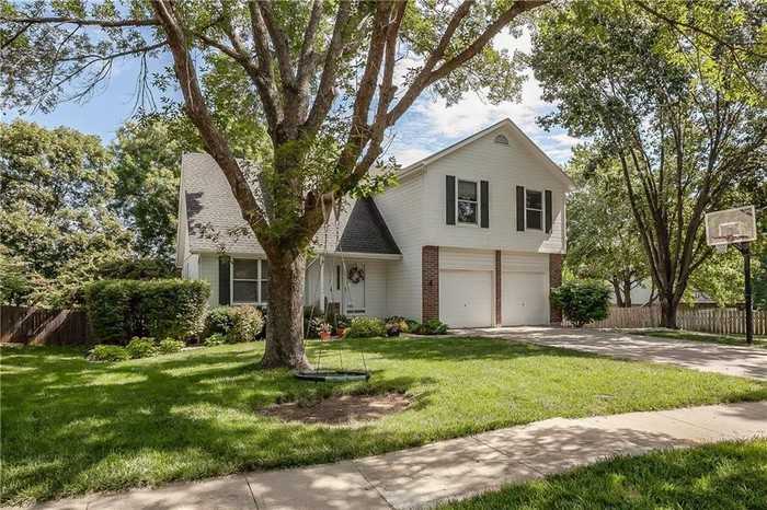 15700 Horton Lane - Photo 3 of 24